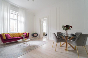 Luxury Residence by Castle District, Free Parking
